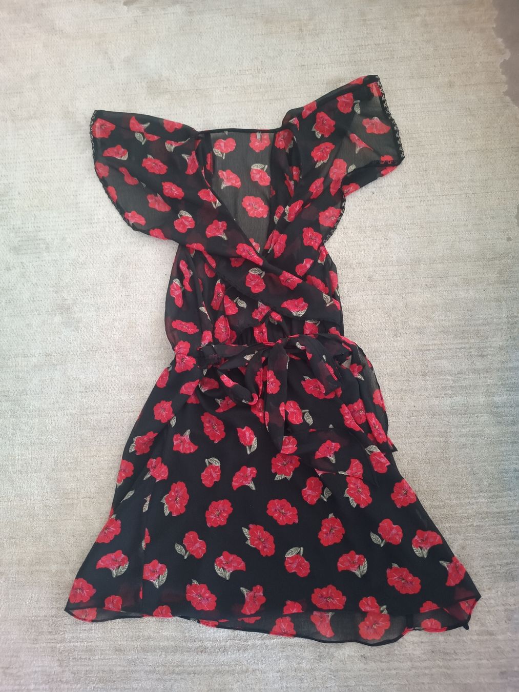 Vestiti: ROBE ÉTÉ NOIR À FLEURS ROUGES – Usato da Sierre venduto da shirley04 2