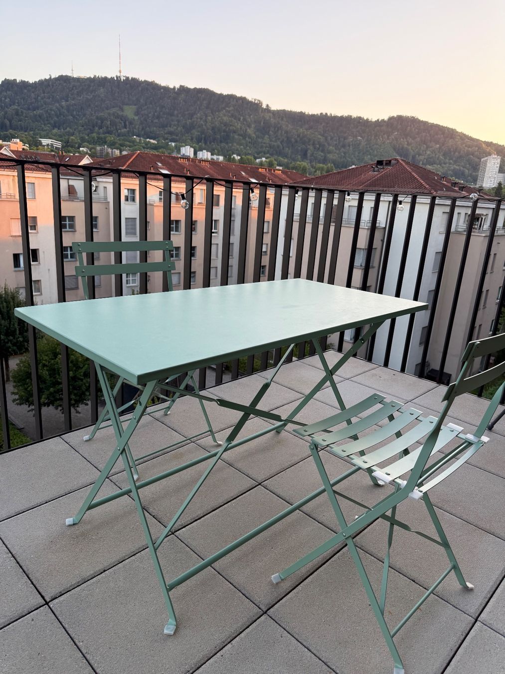Set di tavolo e panche: Gartentisch mit 4 Stühlen Metall klappbar – Usato da Zürich venduto da ann_5jfx