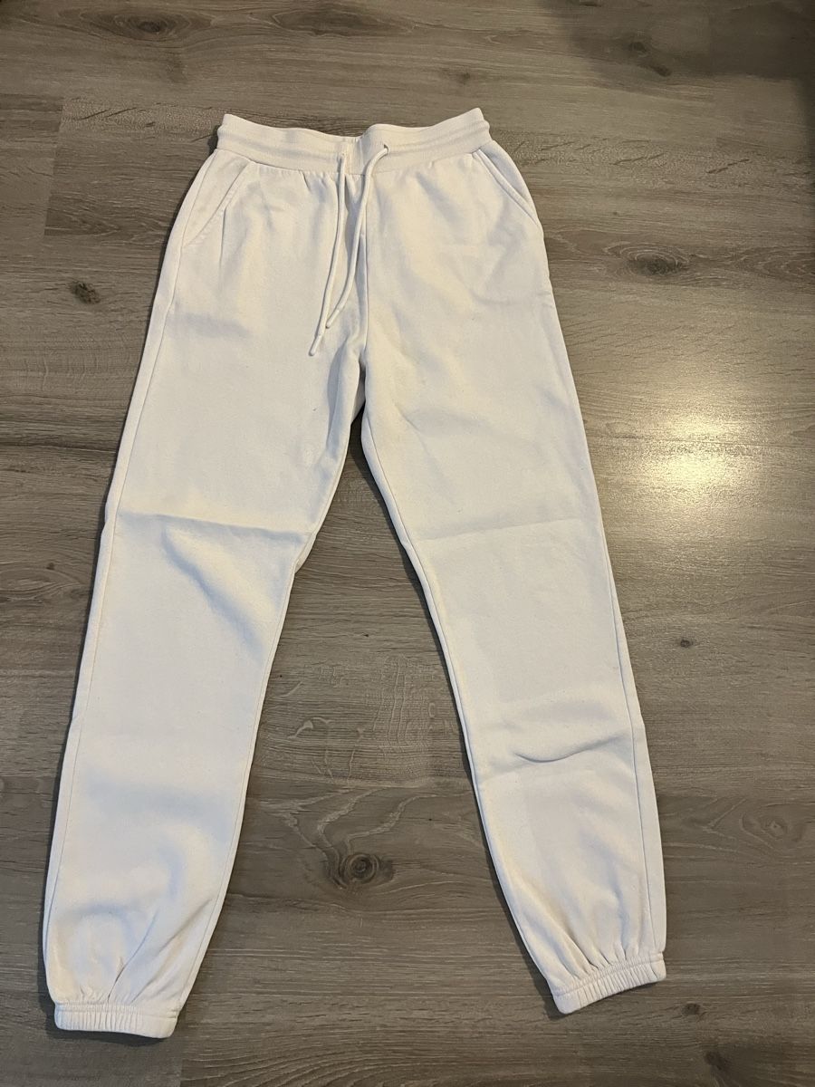 Pantaloni: Pantalon de survêtement – Nuovo (secondo la descrizione) da Les Geneveys-sur-Coffrane venduto da papoute