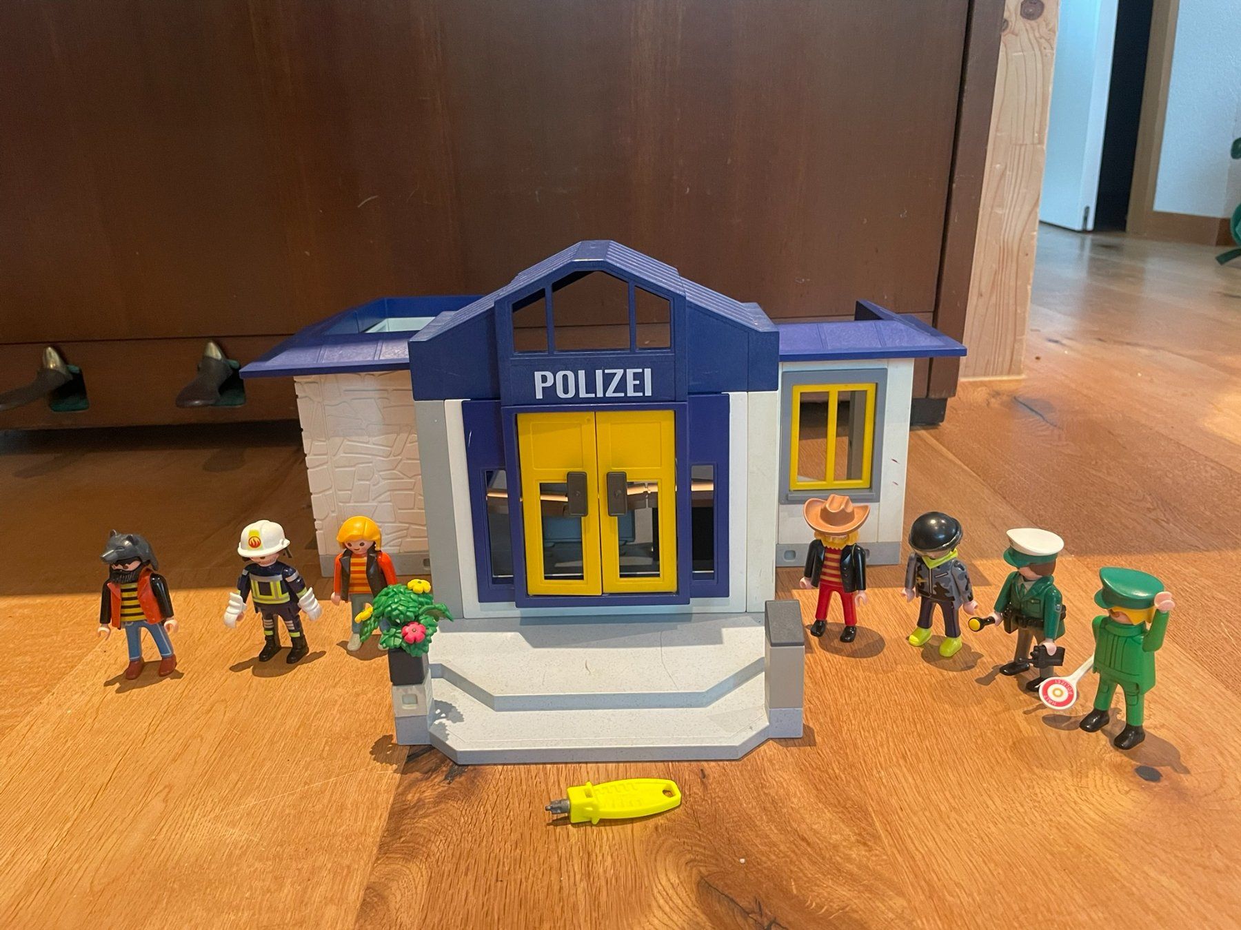 Playmobil Spielzeuge: Polizeistation Playmobil – Gebraucht aus Balterswil von sazu22