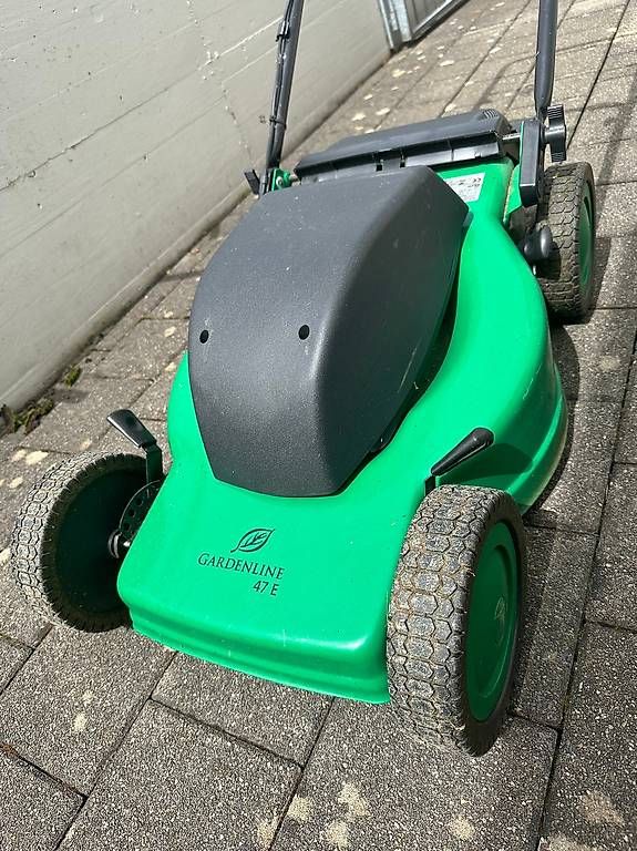 Tondeuses à gazon: Rasenmäher, elektrisch - gratis abzugeben – D'occasion à Hinwil par wintersale 2