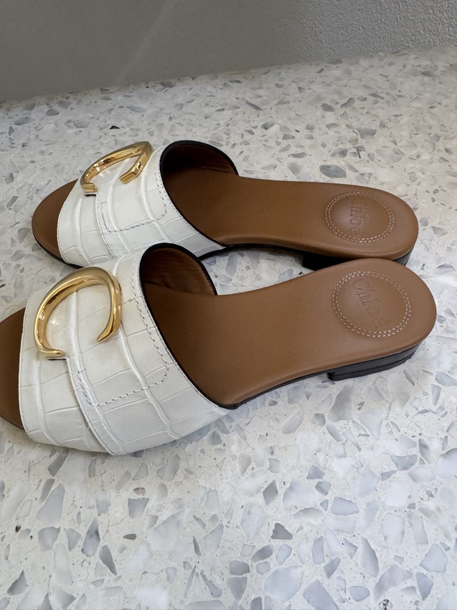 Chloé Damenschuhe: Chloe Sandals white embossed leather size 36 with box – Gebraucht aus Bevaix von Charlene18 3