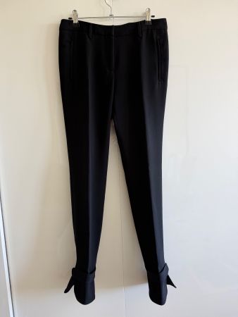 MIUMIU by PRADA Pantalon noir lié aux chevilles
