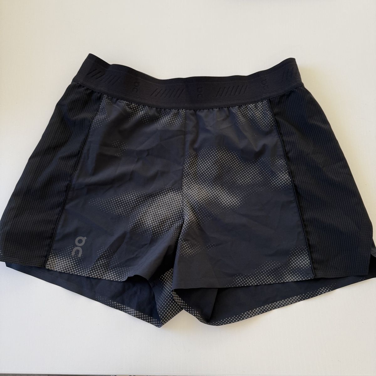 Pantaloni: ON RUNNING New Shorts – Nuovo (secondo la descrizione) da Emmen venduto da Avviivva_Com2023
