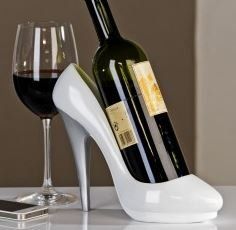 Weingestelle & -ständer: Flaschenhalter High Heel – Neu und originalverpackt aus Menziken von _Goldis_