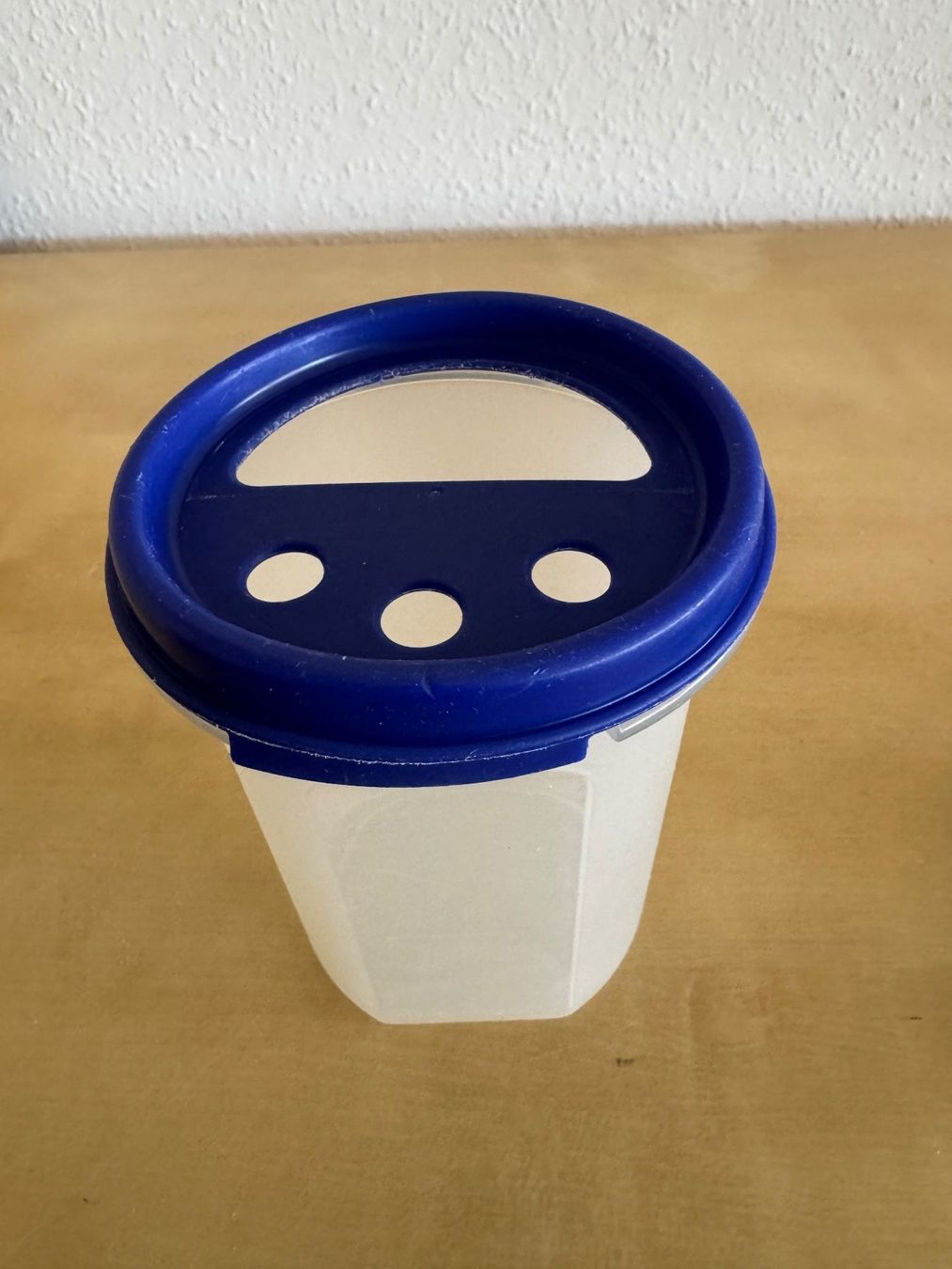 Tupperware Contenitori & Simili: Käsestreuer von TUPPERWARE – Usato da Luzern venduto da Ankerli 2