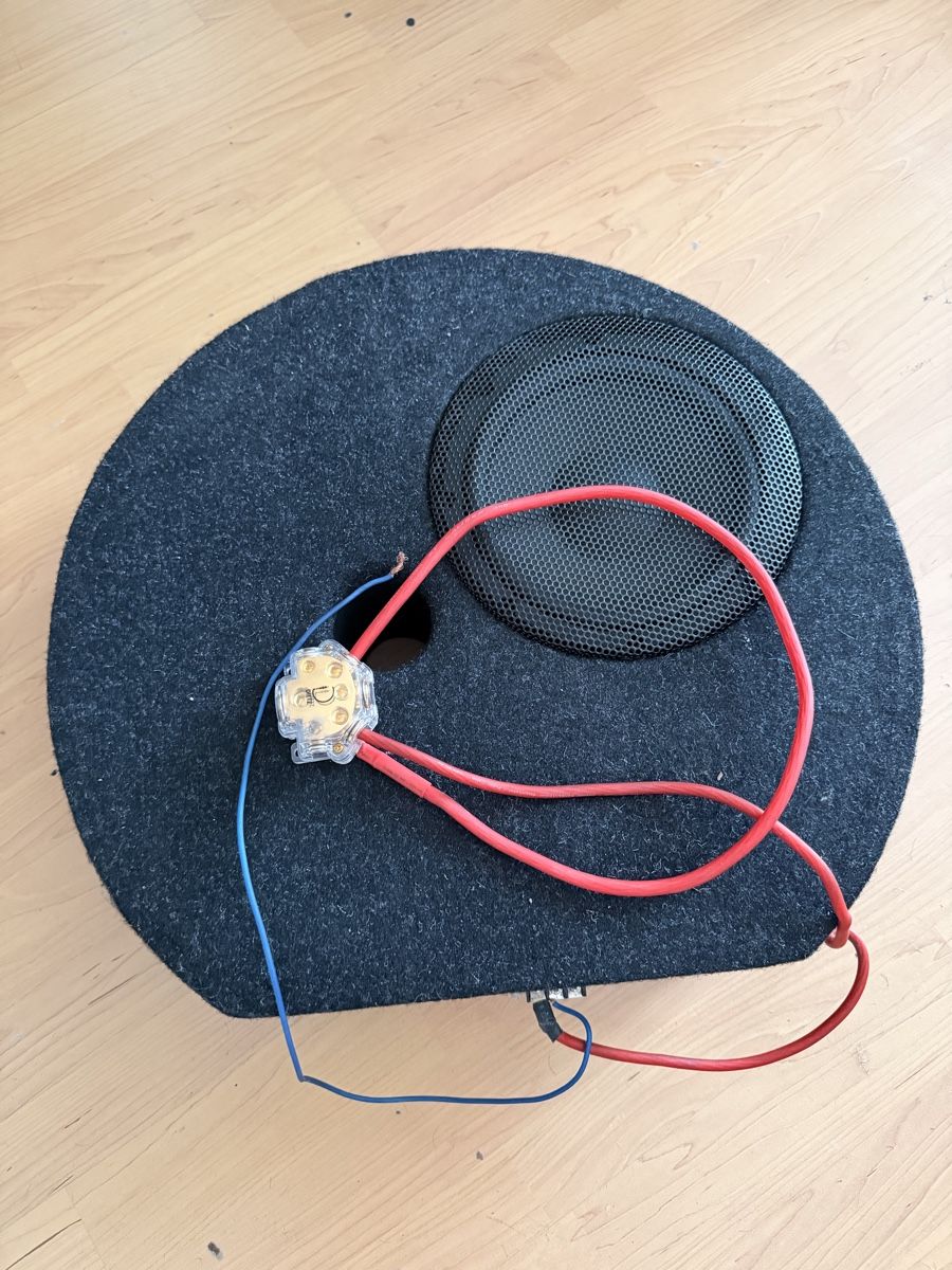 Accessori per altri veicoli: Verkaufe einen Axton Reserverad Subwoofer – Usato da Laufen venduto da tommey90