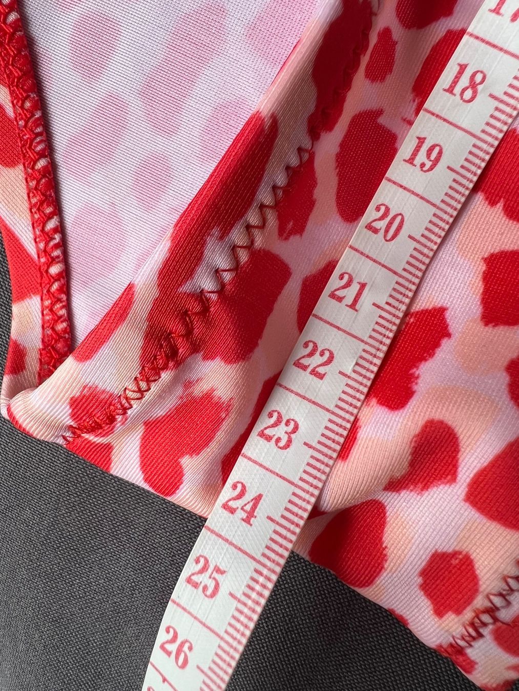 Tommy Hilfiger Maillots de bain & Bikinis: Badeanzug Tommy Hilfiger M Badehose S – Neuf avec emballage d'origine à Riehen par edu_92w7 5