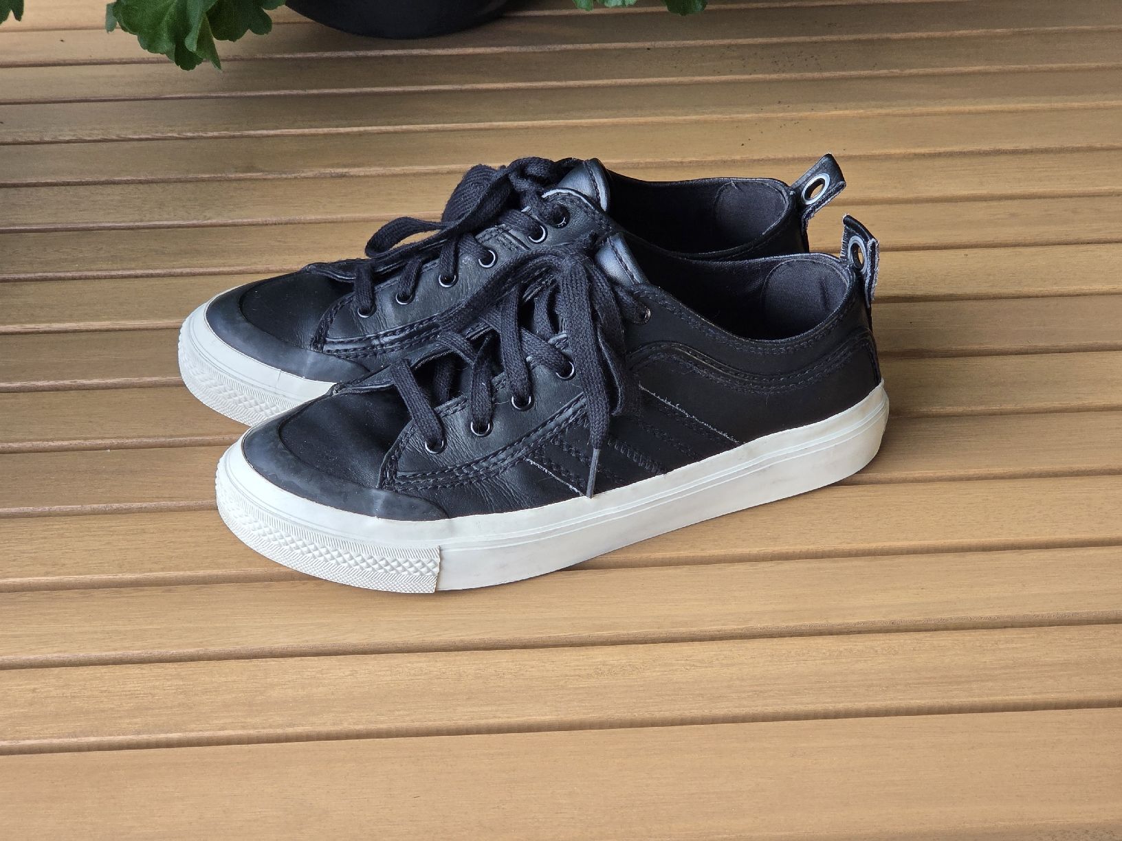 Diesel Scarpe da uomo: Schwarze Diesel Sneaker Gr. 42 mit Originalverpackung – Usato da Bülach venduto da DontPushTheButton 2