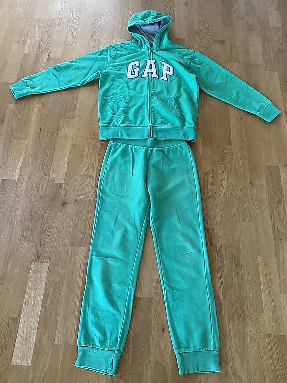 Vestes: Kinder- Trainingshose & Jacke, Gr.170 – D'occasion à Iffwil par tan_l2nr