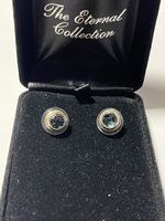 Earrings green