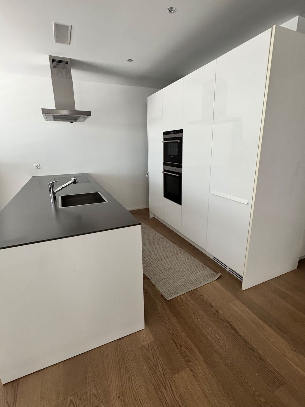 Boffi Cucine complete: Moderne Einbauküche inkl. Geräte – Usato da Stäfa venduto da Cyprea 1