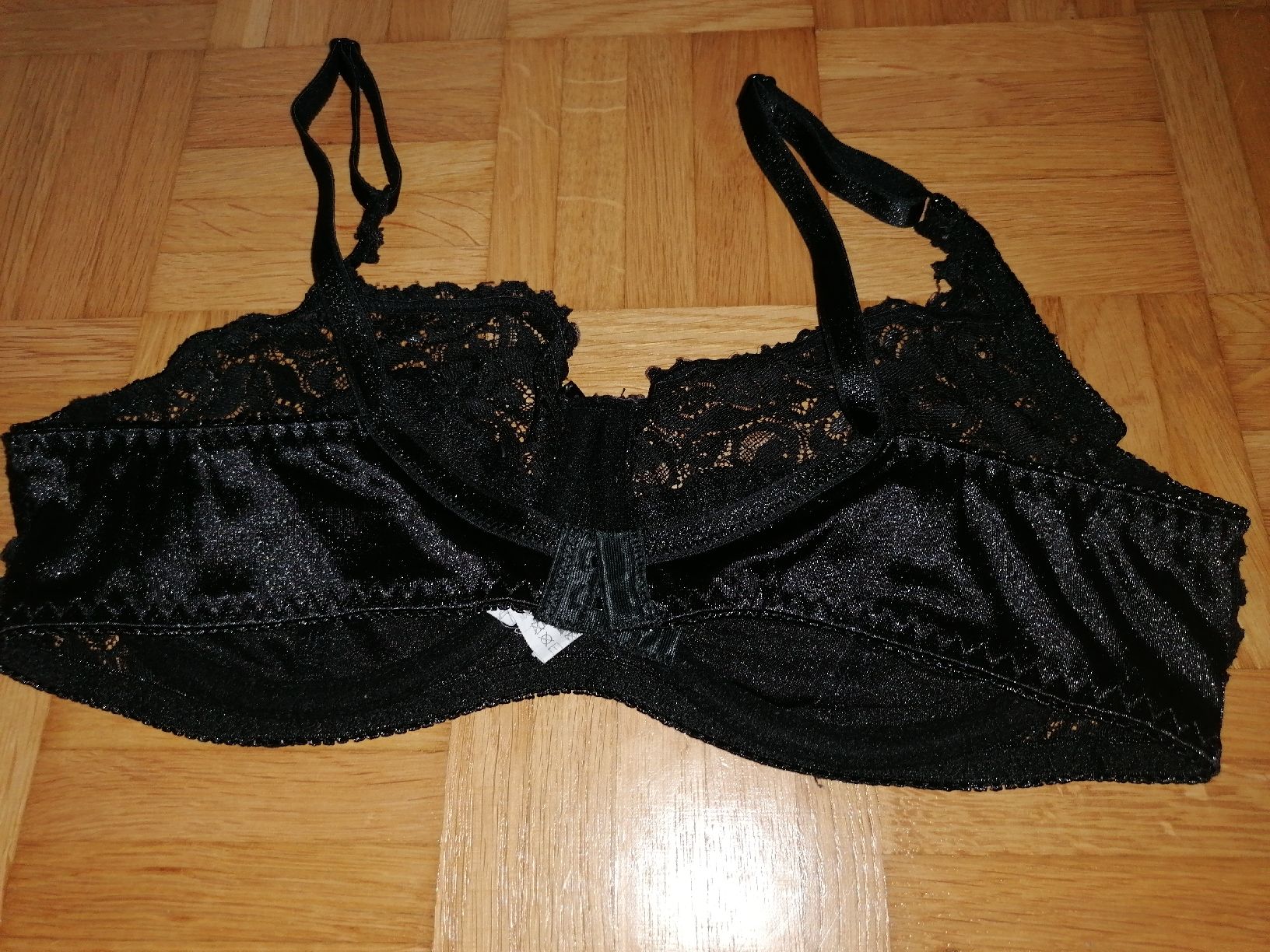 Autres dessous: Schwarzer BH mit Spitze – D'occasion à Dübendorf par an_nk8z 1