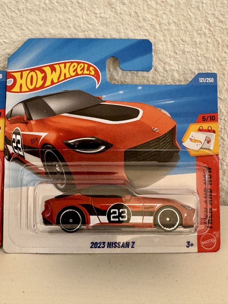 Hot Wheels Modellautos: Hot Wheels Set Dataun, Nissan Now and Then – Neu und originalverpackt aus Oberhasli von digital-capture 3