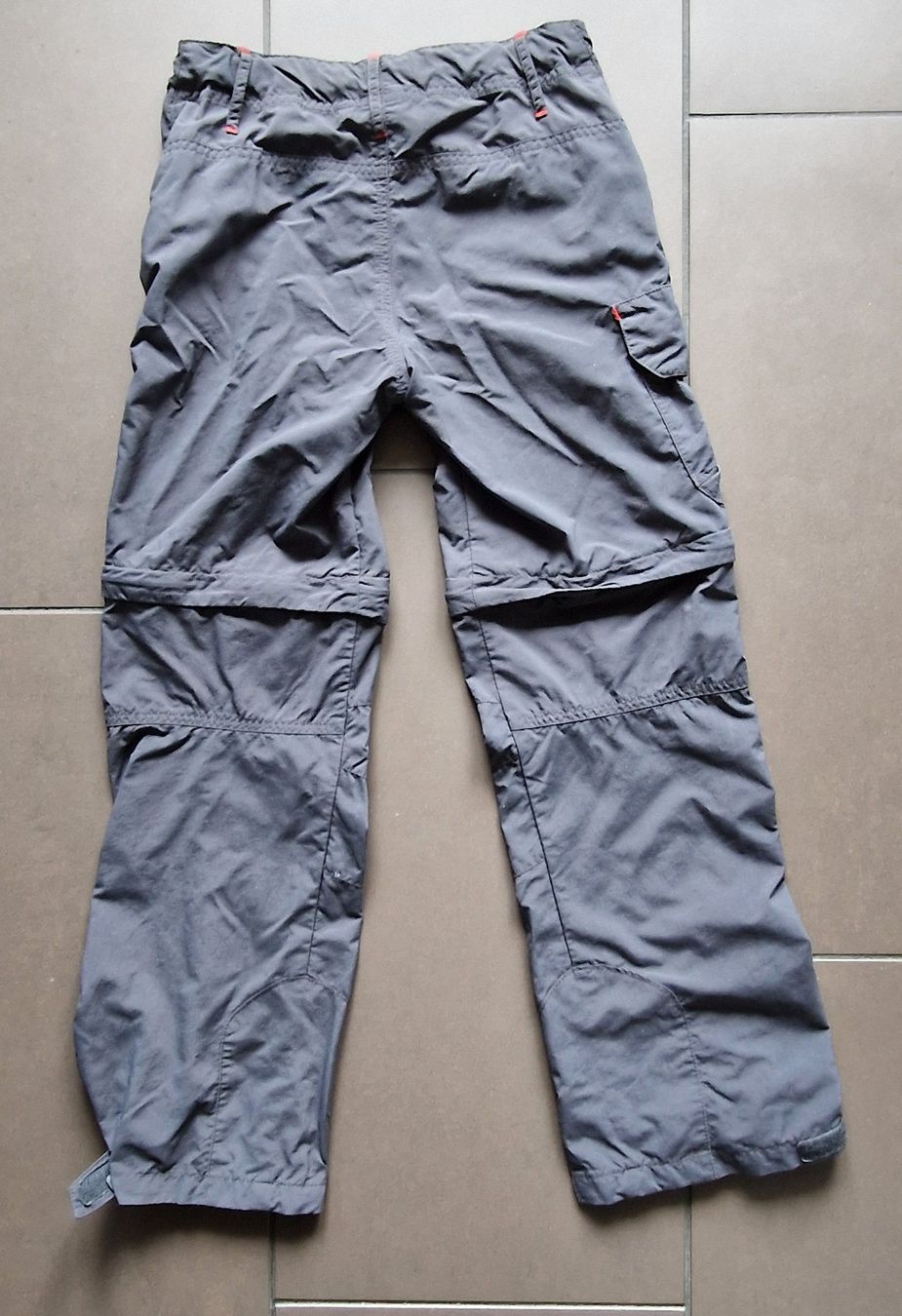 Decathlon Pantaloni: Wanderhose Quechua, Zip-Off Grau, Gr.140-152 – Usato da Jona venduto da Loki40 1