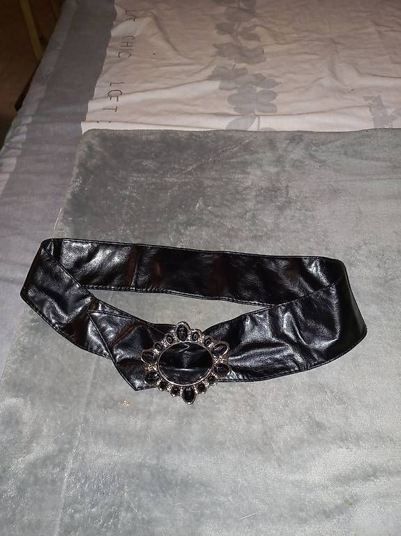 Cinture: Ceinture légère à bords large – Usato da Lausanne venduto da lucieseb1018