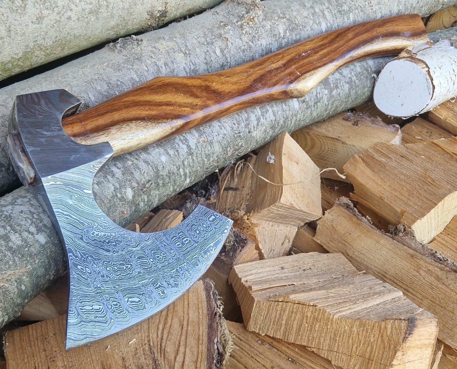 Armes blanches: Damast Tomahawk – Neuf avec emballage d'origine à Dorf par Messer-Schweiz 1