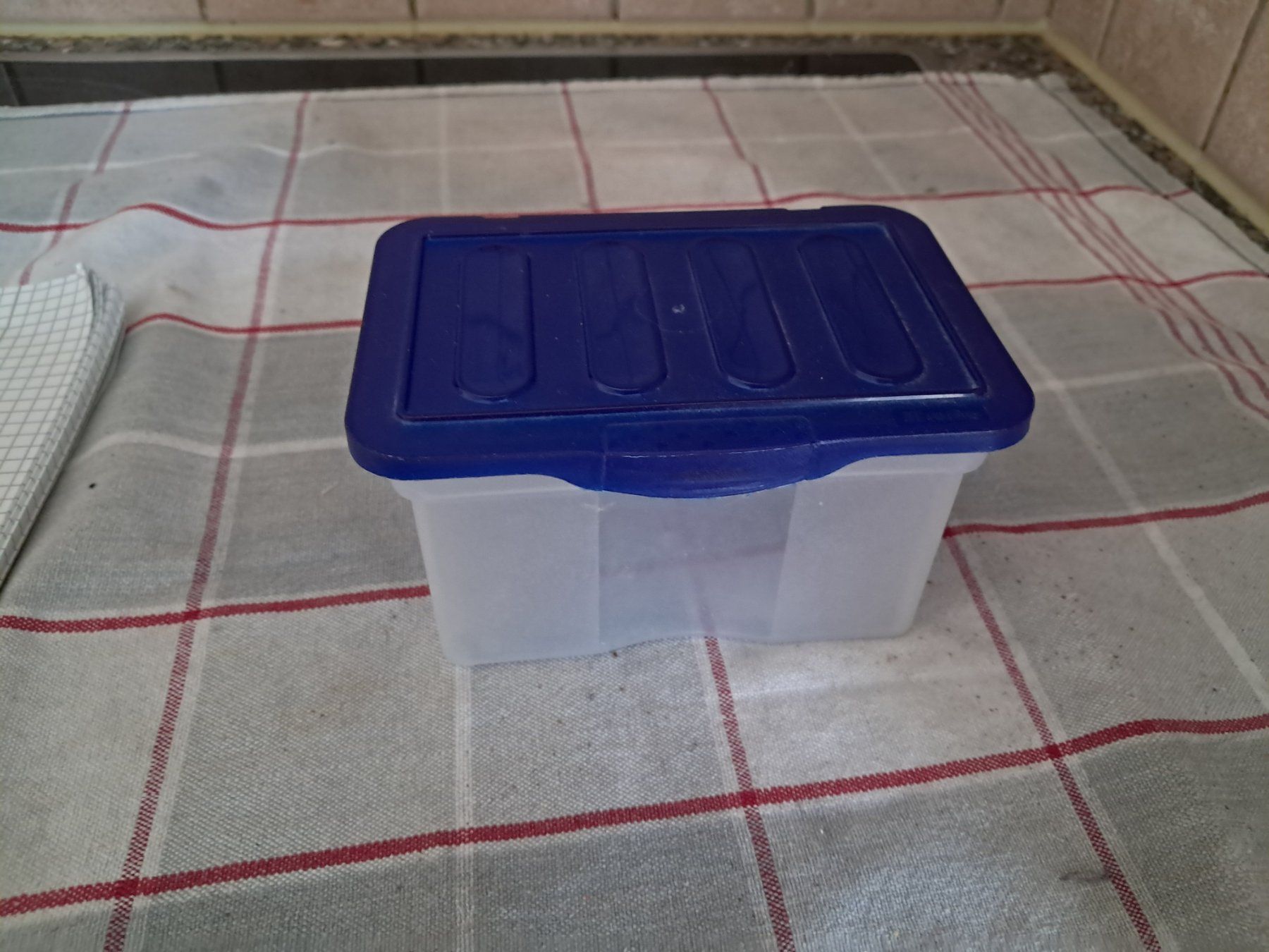 Contenitori & Simili: Box mit Blauer deckel – Usato da Wallisellen venduto da Cyberfuexli