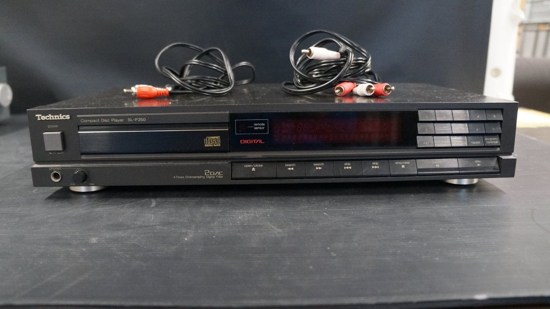 Technics Sistemi audio & multimediali: Technics SL-P250 Compact Disc Player – Usato da Basel venduto da bk_brockibasel