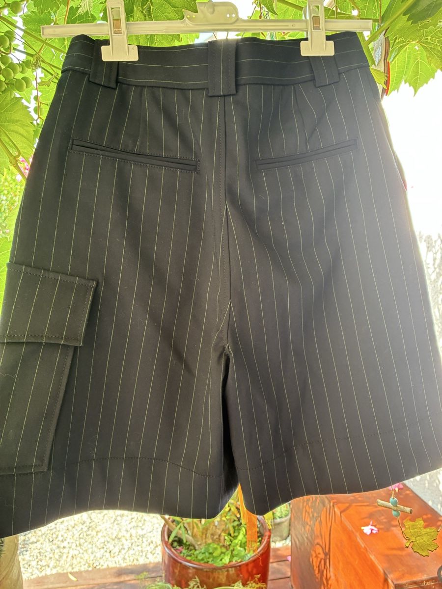 Ganni Pantalons: Ganni Damen Short  – Neuf (Voir description) à Laupen BE par ole_l8gg 1