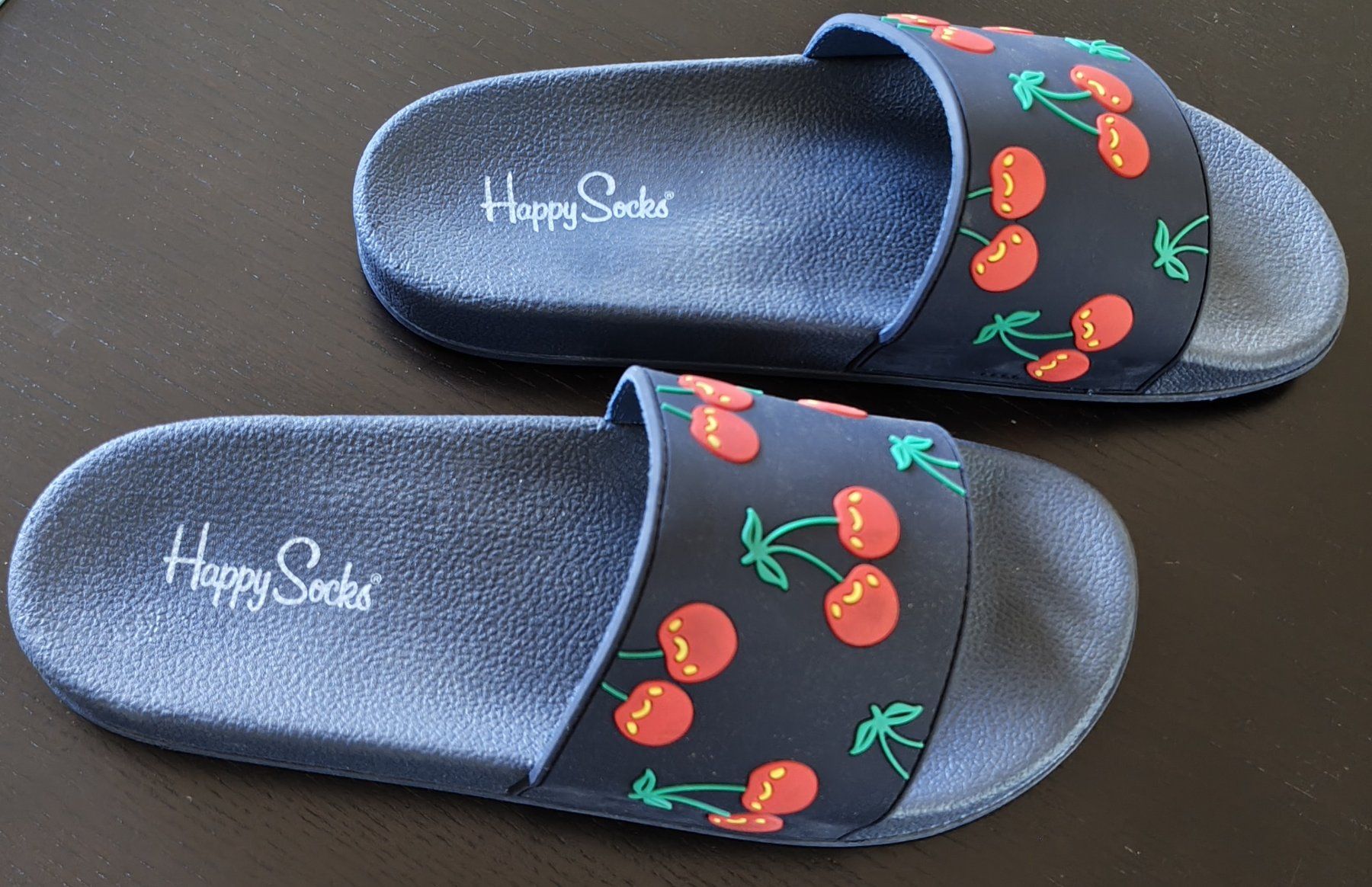 Chaussures hommes: Badelatschen Happy Socks Cherry Grösse 40/41 neu – Neuf (Voir description) à Biberist par Slick 4