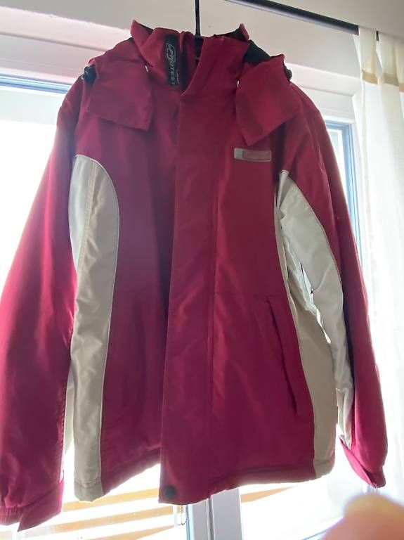 Vestes: Snowboard-Jacke – D'occasion à Rumisberg par Simba97