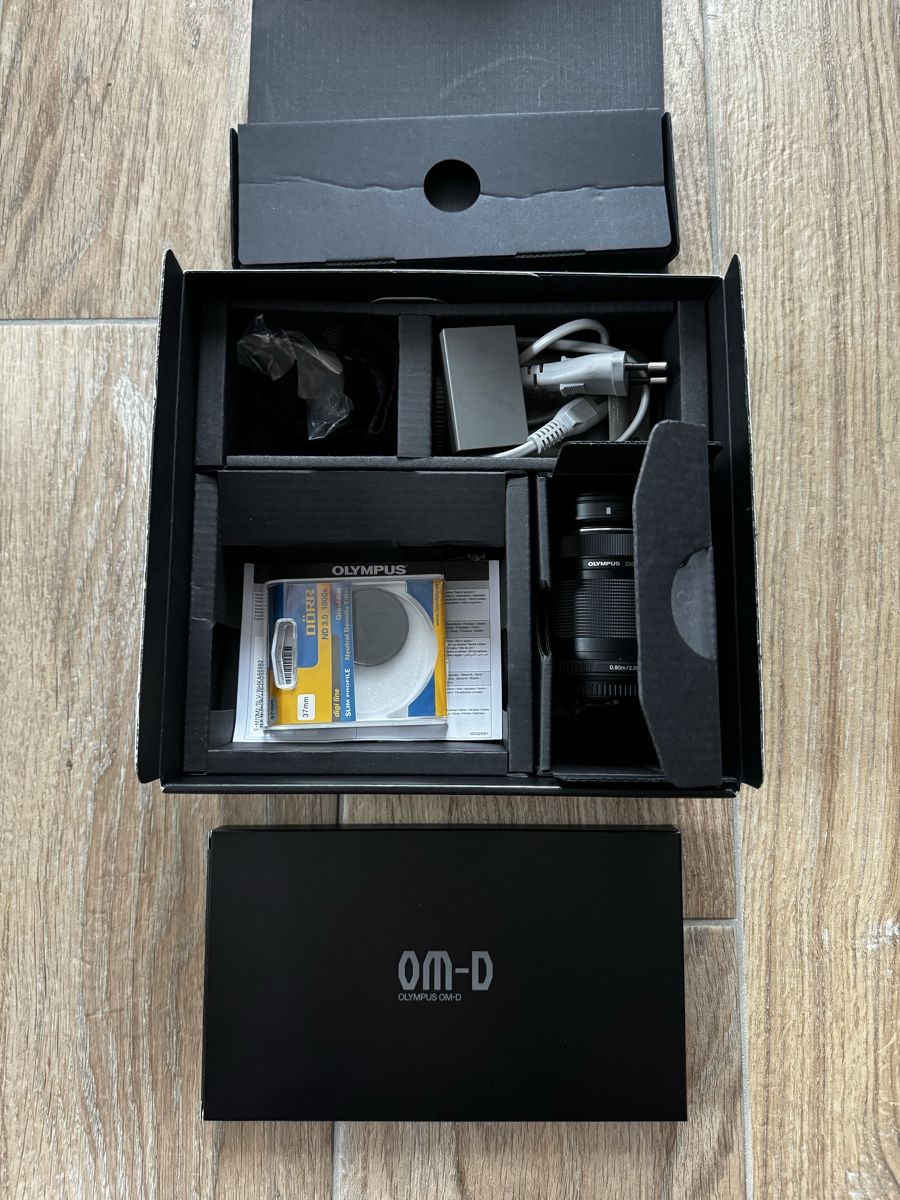 Olympus Fotocamera: Olympus OM-D E-M10 Mark II - Camera with Lens & Extras! – Usato da Unterägeri venduto da mel_mm9s 6