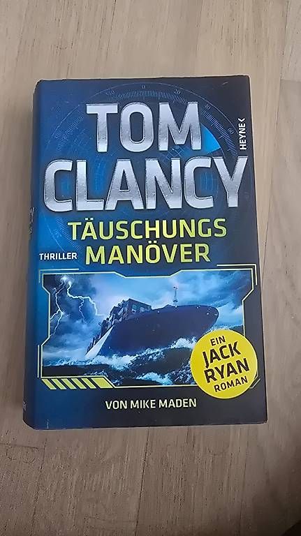 Bücher: Tom Clancy - Täuschungsmanöver – Gebraucht aus Uster von Batur.C