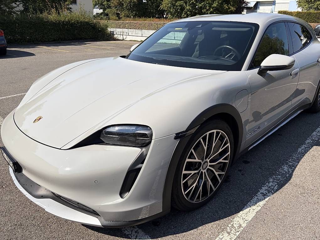 Autos: Porsche Taycan 4 Cross Turismo mit Porsche Garantie – D'occasion à Gümligen par 55_44