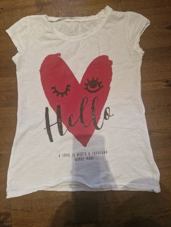 Sommerliches T-Shirt mit Herz-Motiv, Grösse M, Top Zustand
