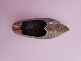 Aschenbecher Schuhform Metall verziert Vintage Dekor