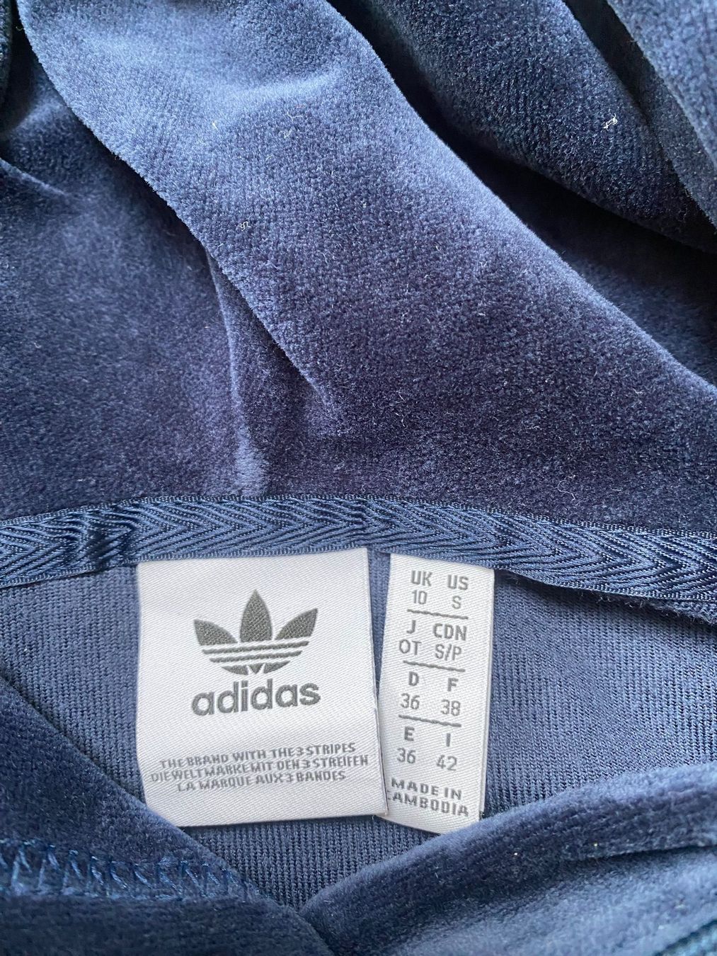 Adidas Maglioni & Felpe: Adidas Kapuzenpullover cropped, Grösse S – Usato da Wiedlisbach venduto da jupi08 2