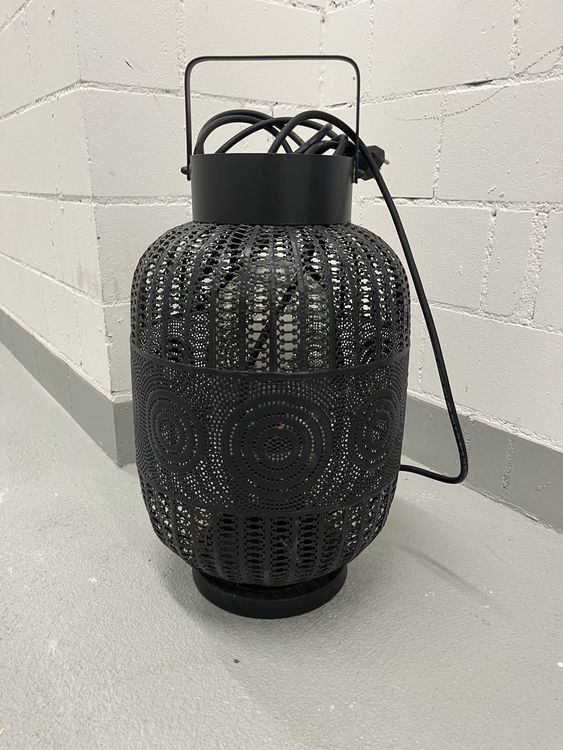 Micasa Lanternes: Schwarze Metall Laterne, Garten Deko Windlicht Stehlampe – Neuf (Voir description) à Uitikon Waldegg par SIMI086