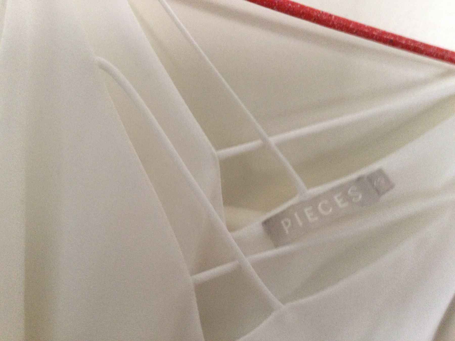 Pieces Top: Top XS weiss débardeur – Nuovo (secondo la descrizione) da Zürich venduto da Janakpur 1