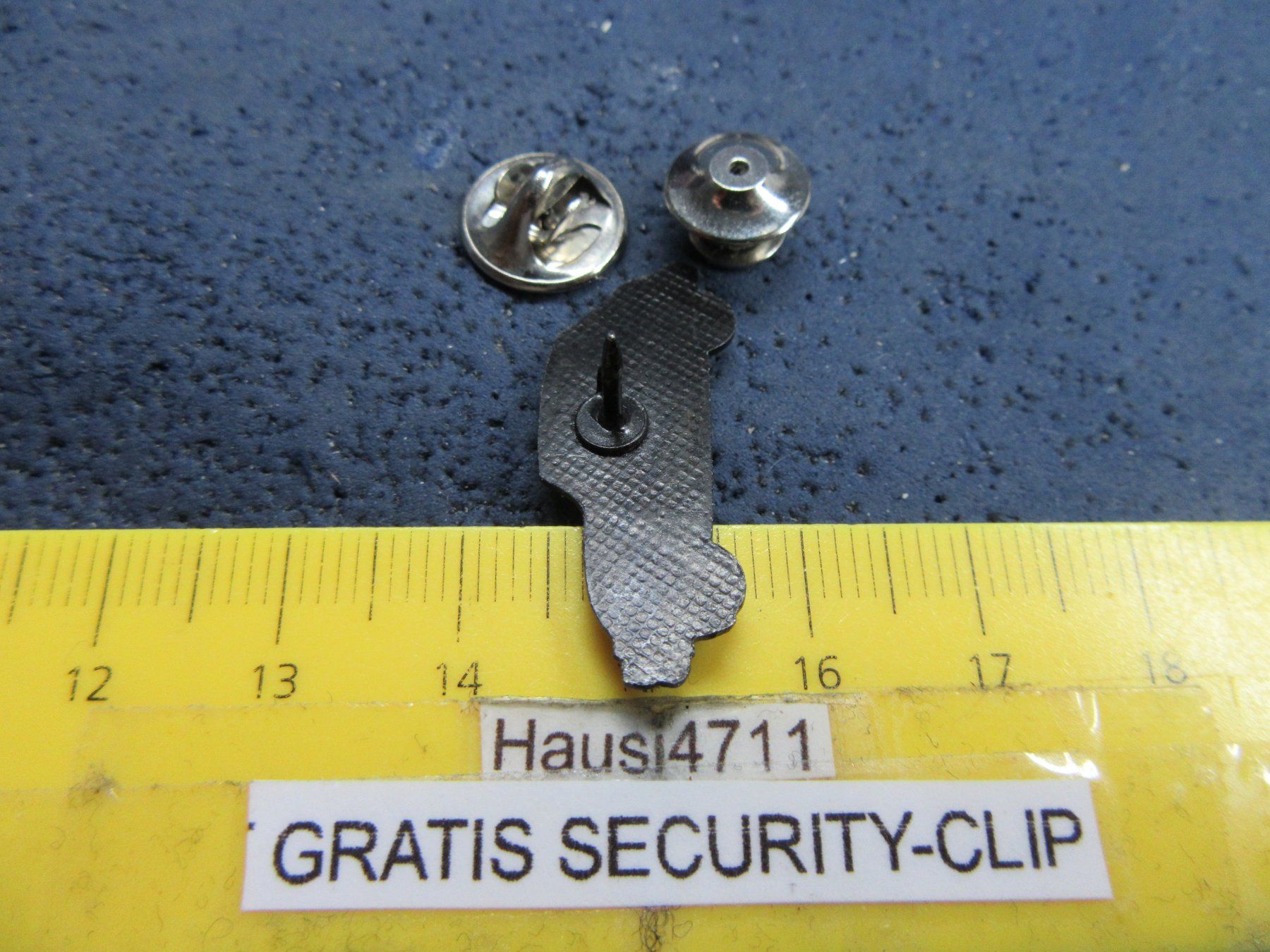 Volkswagen Placchette & Badge: VW KÄFER TYP1 STOFFDACH AUTO PIN GLASIERT MIT SECURITY-CLIP – Usato da Ettingen venduto da Hausi4711 2