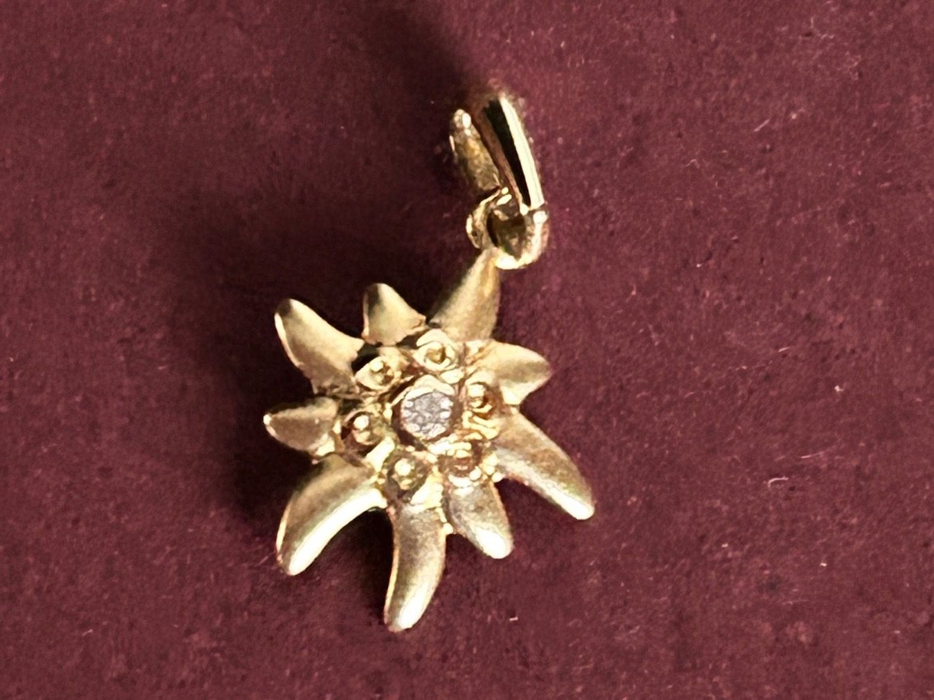 Ciondoli: Anhänger Edelweiss 18 K gold – Usato da Laufen venduto da Bellavitaboom 2