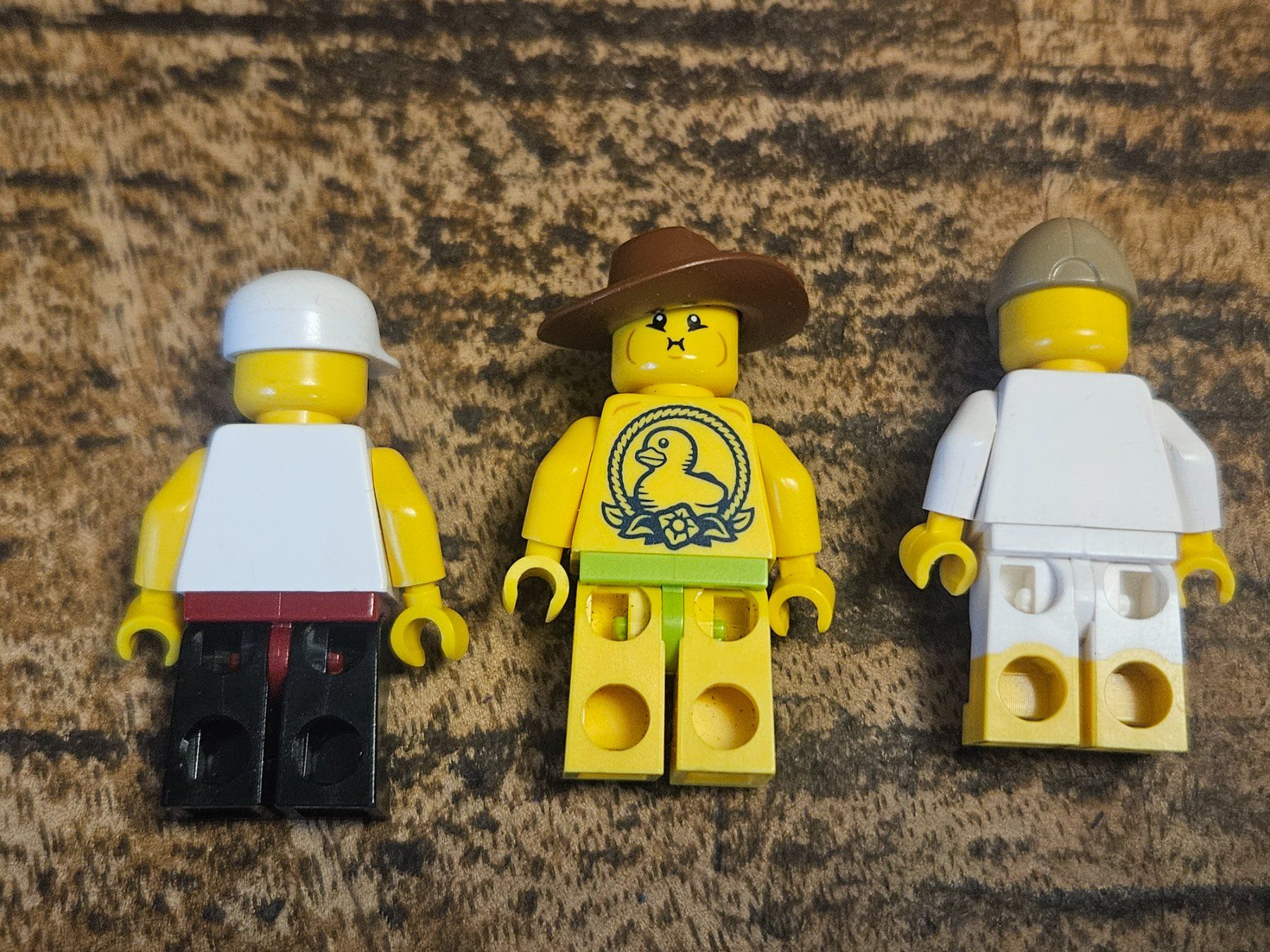 Lego Kit di costruzioni: lego lot de 3 figurines – Usato da Confignon venduto da Ecrofigs 1