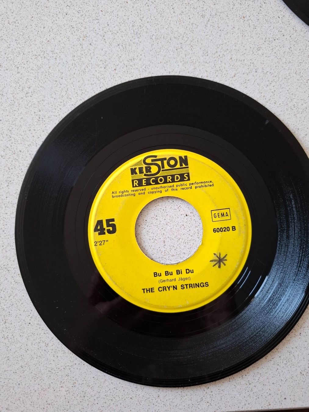 Dischi in vinile: The Cry'n Strings – Usato da Horw venduto da Cila5 1