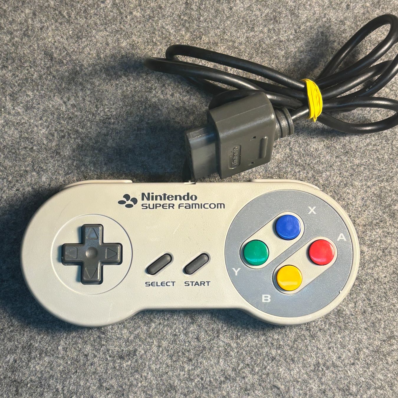 Nintendo Controller: Originaler Super Nintendo Controller (SNES) – Gebraucht aus Mollis von GamingCorner