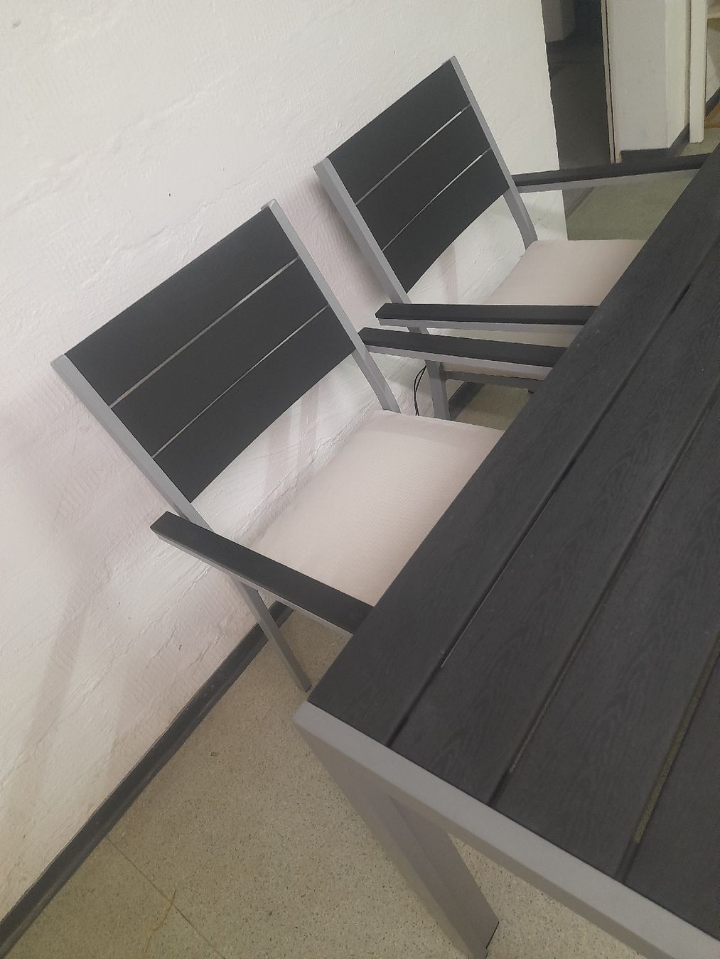 Set de table et chaises: Garten Möbel – D'occasion à Glattbrugg par B_B 2