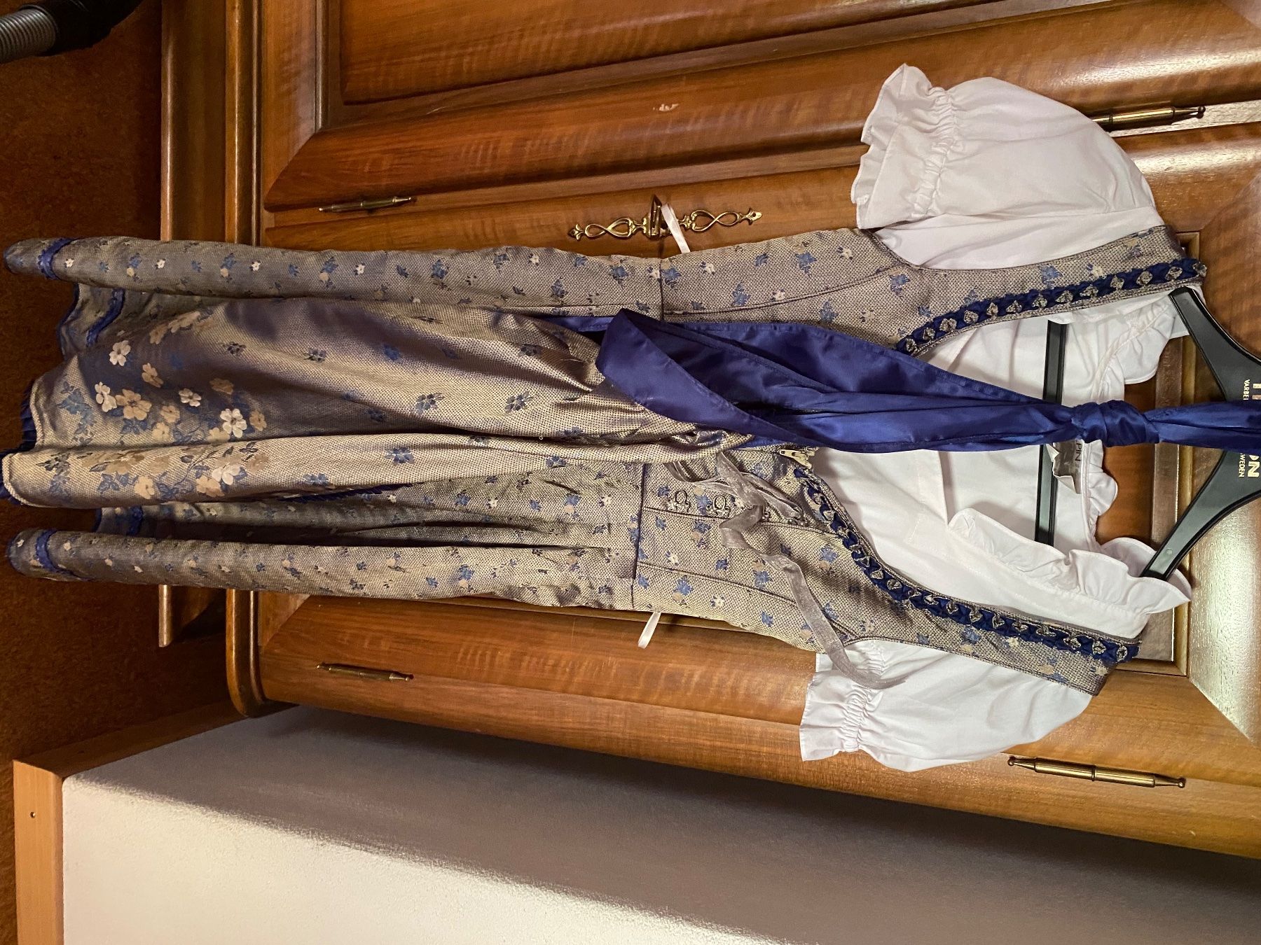 Vestiti: Dirndl Alpin blau Grösse 34 – Usato da Klosters venduto da Rigi98 7