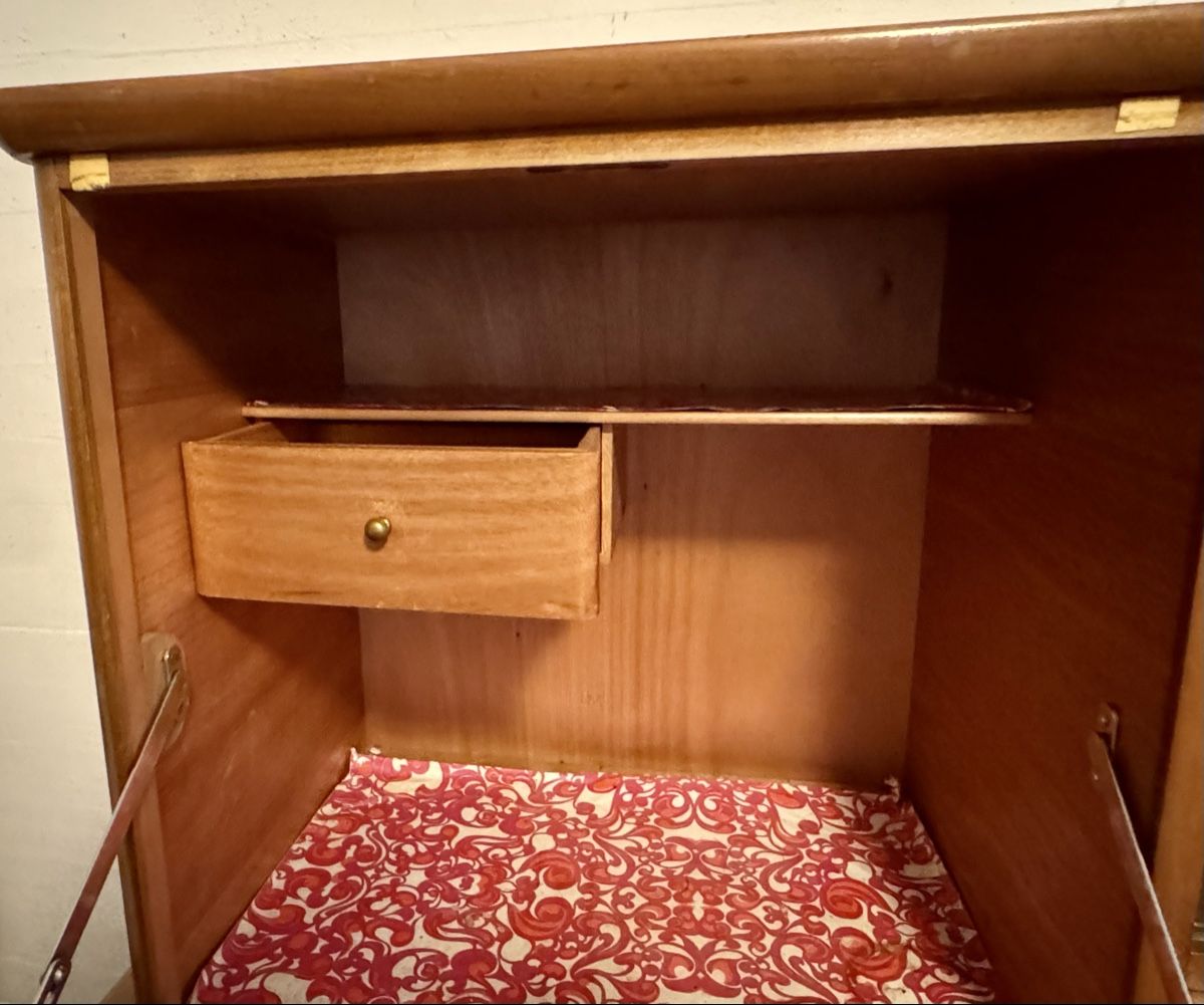Credenze: Vintage Holz Buffetschrank, Nussbaum – Usato da Niederönz venduto da Simpel0 4