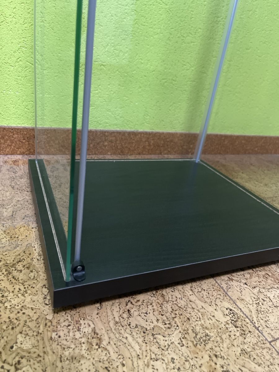 Vitrinen: Vitrine Glas - Ikea – Gebraucht aus Einsiedeln von sandramon