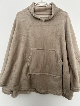 Kuscheliger, warmer Poncho in Beige - Neuwertig!