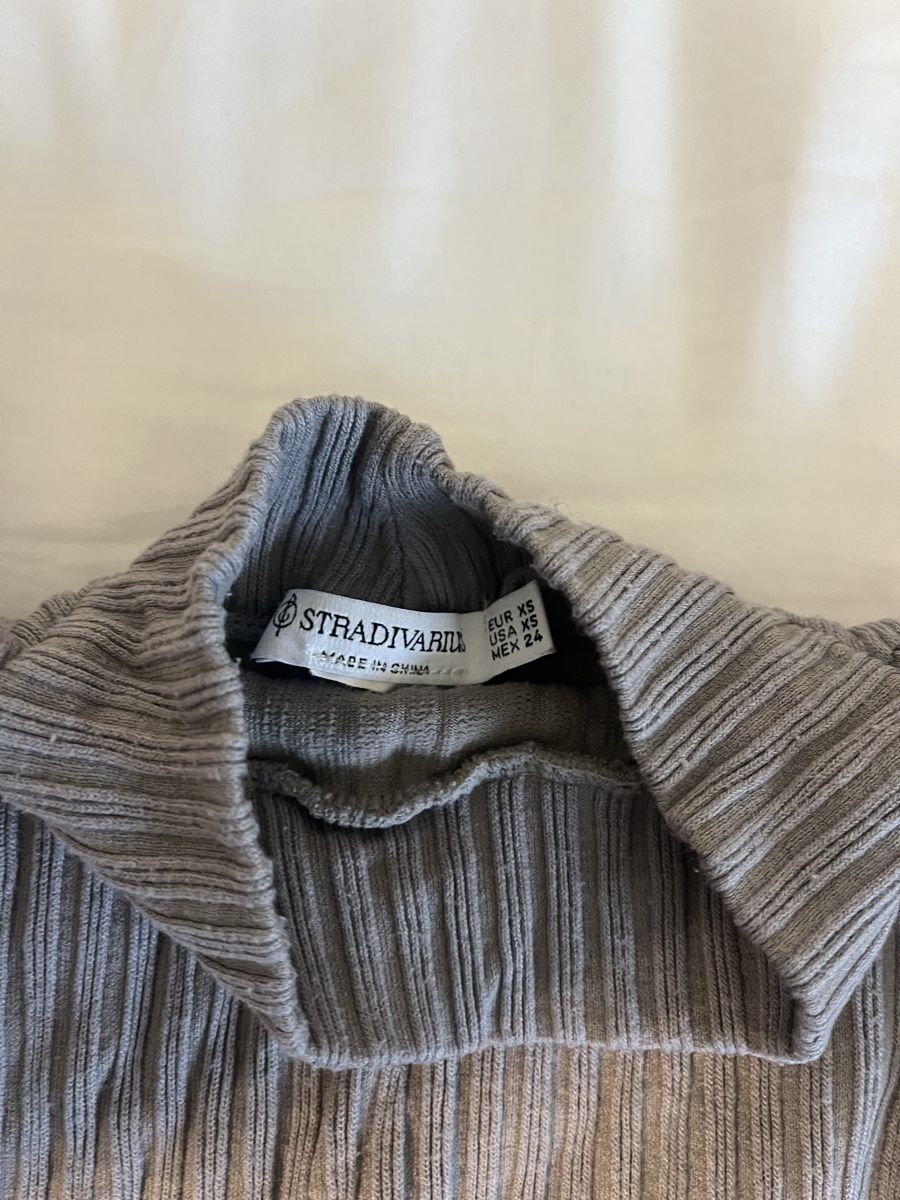Stradivarius Tops: Grey stradivarius top – Gebraucht aus Pully von ari_78pk 2