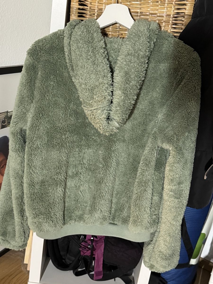 Only Vestes: Flauschjäckchen grün – Neuf (Voir description) à Liestal par Jessivanaxx_ 2