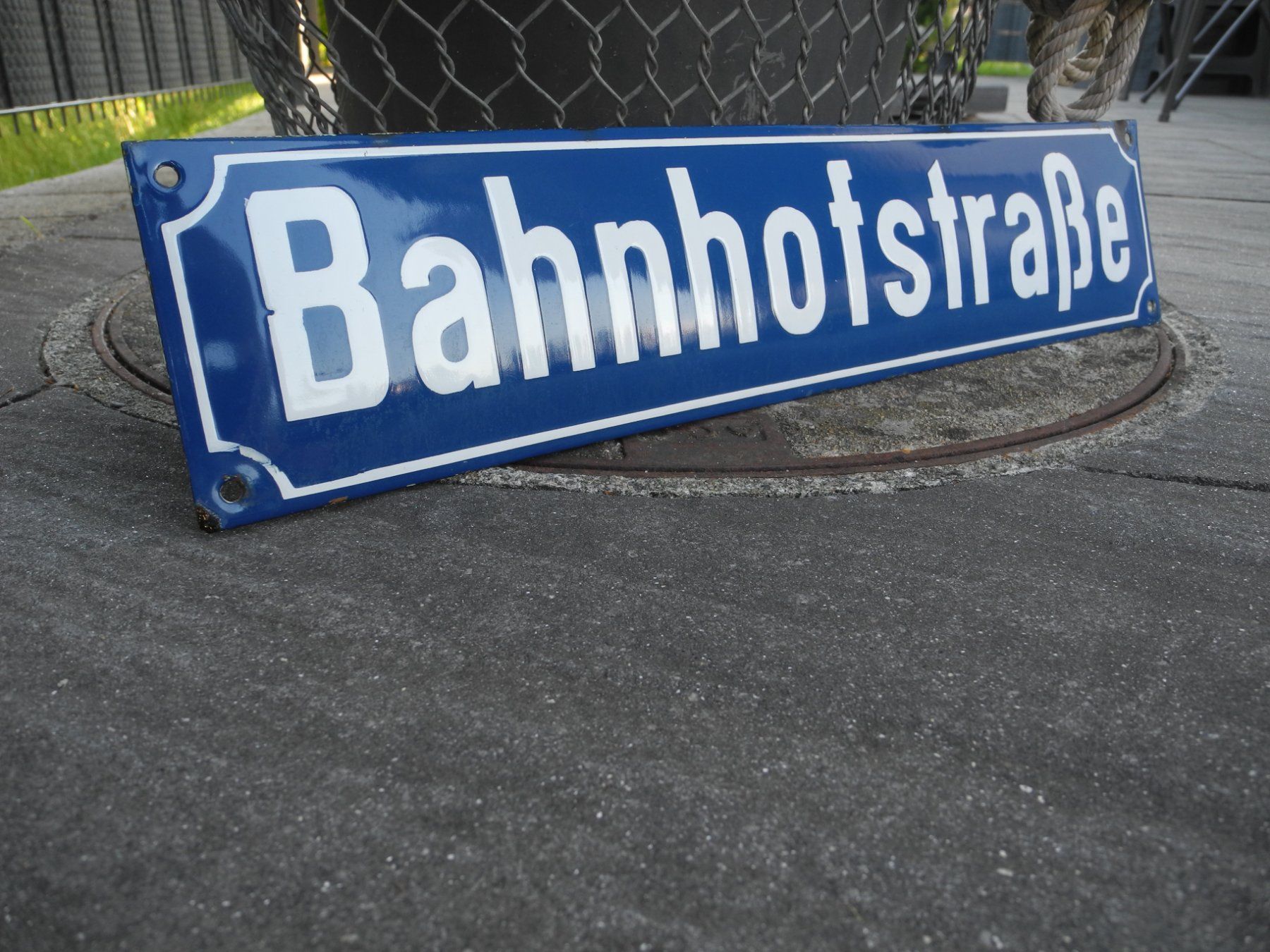 Insegne: BAHNHOFSTRASSE EMAILLESCHILD – Usato da Reinach AG venduto da Huckleberrysix 2
