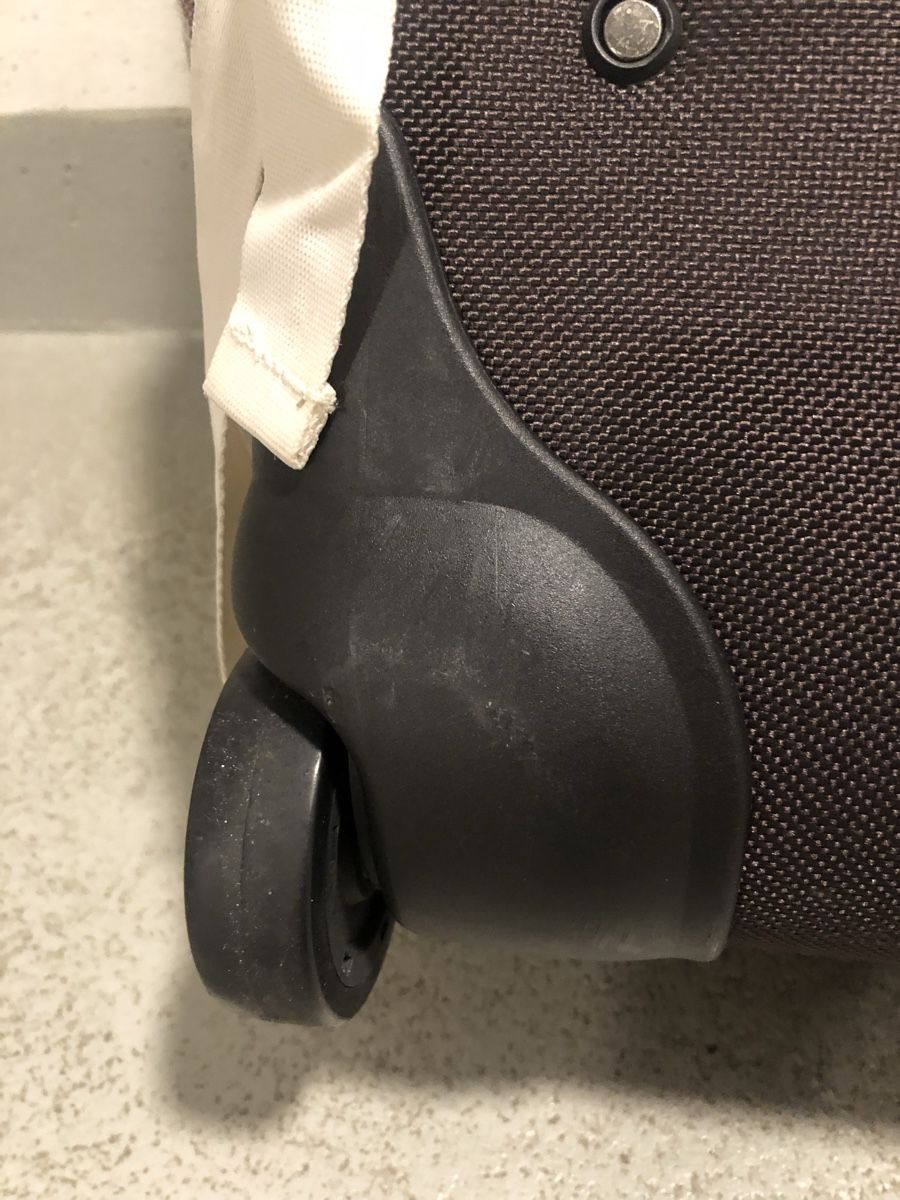 Desigual Zaini: Rucksack mit Rollen – Nuovo (secondo la descrizione) da Seuzach venduto da Alisa87 3