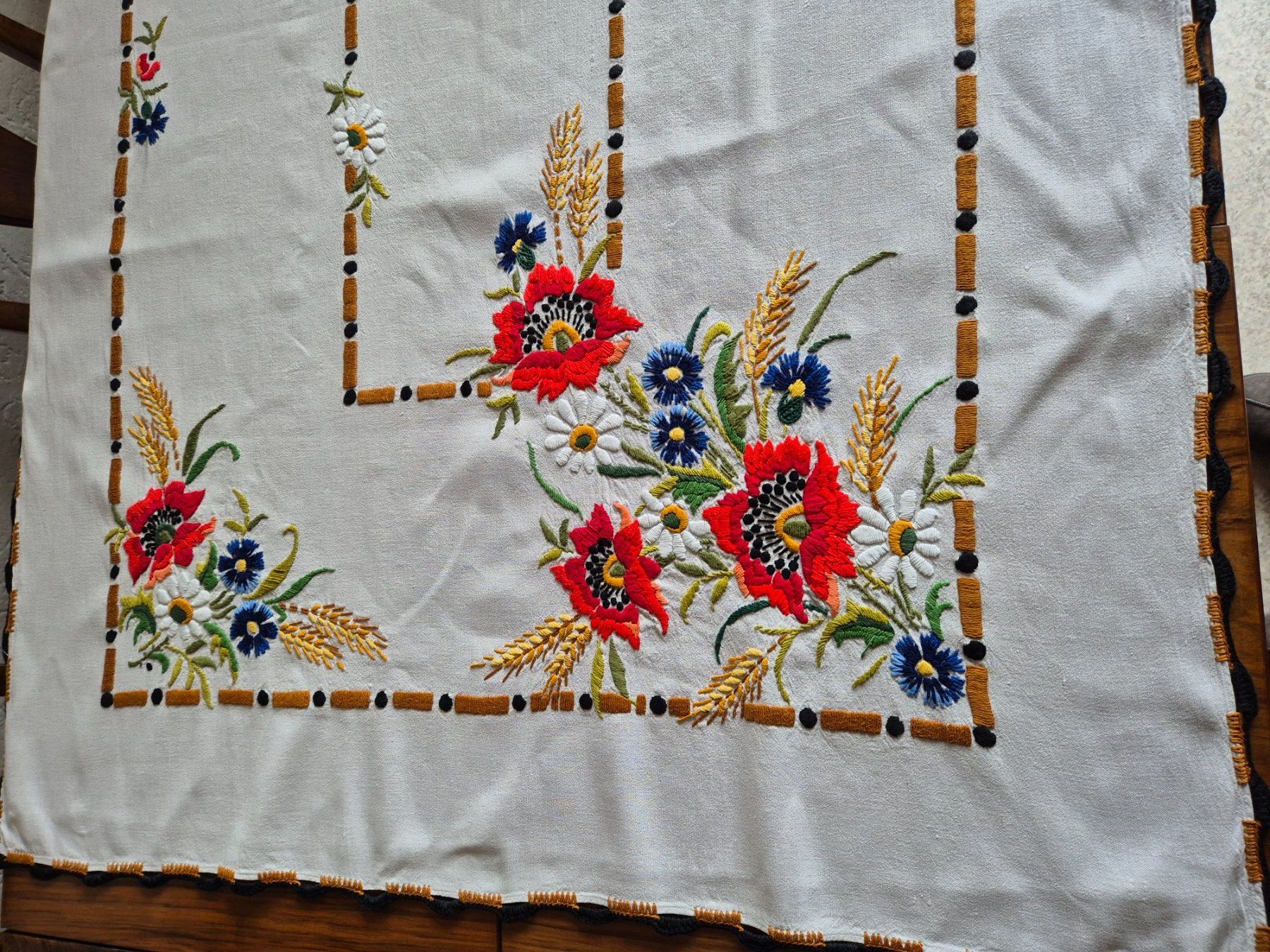 Altra biancheria da tavola: Wunderschöne bestickte Tischdecke, Handarbeit, Blumenmuster – Usato da Bern venduto da aronari 2