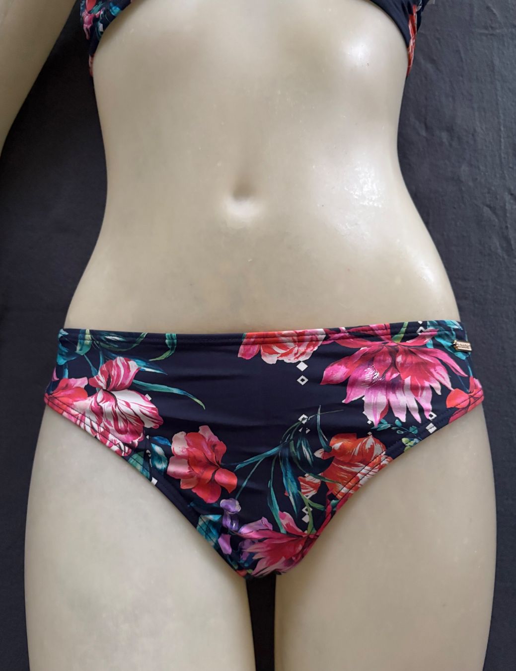 Sunseeker Costumi da bagno & Bikini: SUNSEEKER Bikini gr38 / 38 F – Usato da Niederbipp venduto da fashionfuchs 5